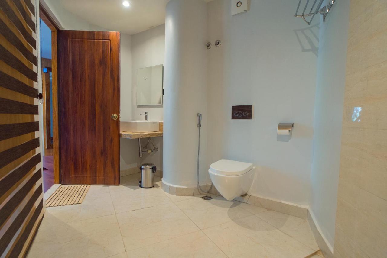 Emerald Hotel Āīzawl Dış mekan fotoğraf