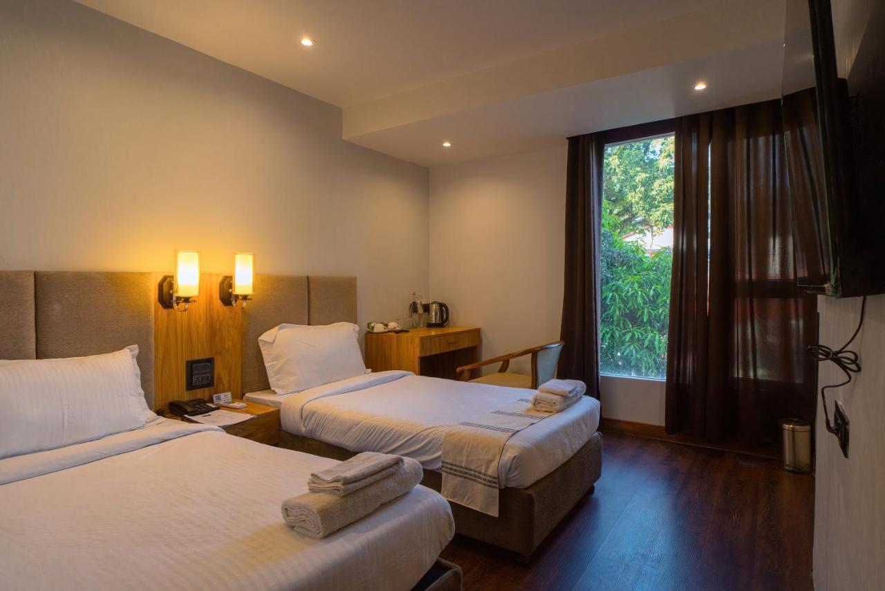 Emerald Hotel Āīzawl Dış mekan fotoğraf